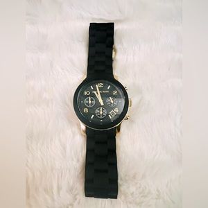 Michael Kors Women's Runway Black Watch MK5191. In excellent condition.